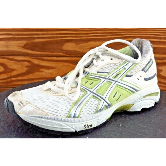 Asics Size 7.5 M White Lace Up Running‎ Fabric Women Shoe Landreth - Picture 1 of 10